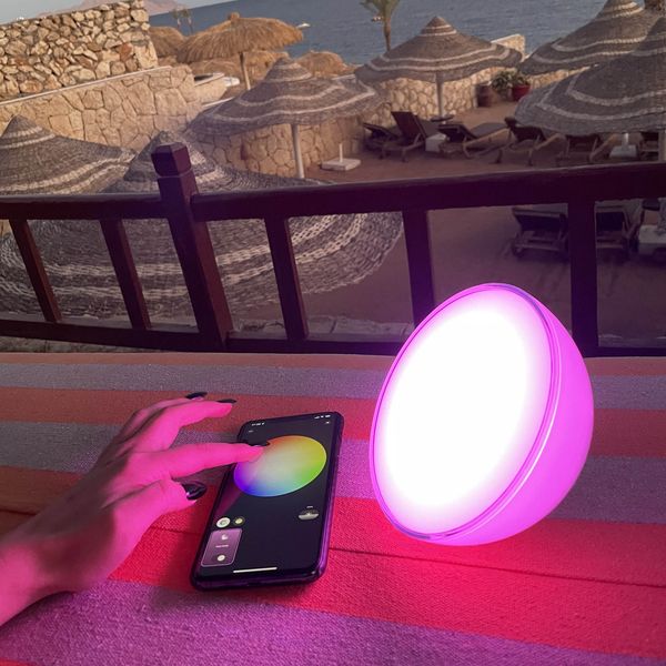 Розумний портативний світильник Philips Hue Go v2 White and Color, ZigBee, Bluetooth, Apple HomeKit 915005822601 фото